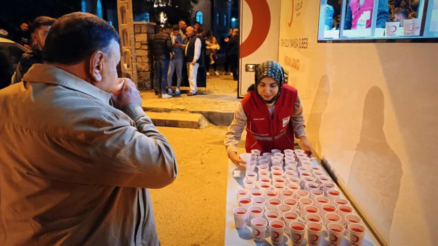 Kutsal topraklara giden umrecilere, Türk Kızılay