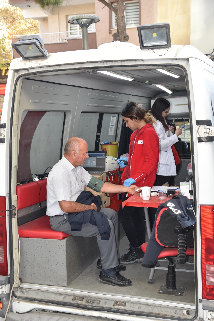 YUNUSEMRE PERSONELİNDEN KAN BAĞIŞI