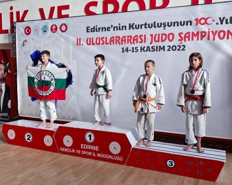 YUNUSEMRELİ JUDOCULAR ULUSLARARASI TURNUVADA KÜRSÜDE