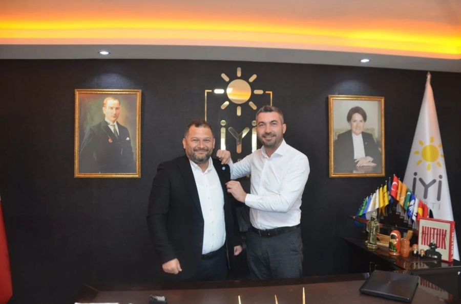  Yunusemre  Saadet Partisi eski İlçe Başkanı Nurbaş da İYİ Parti’de