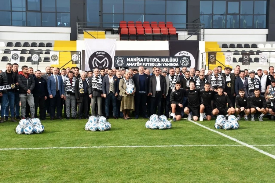 Manisa Fk, futbol kulüplerine top desteğinde bulundu