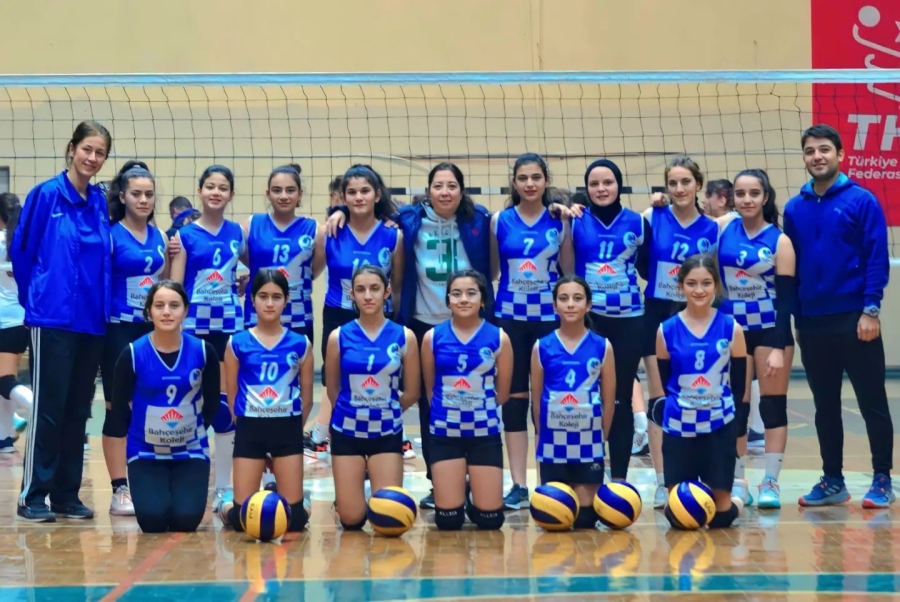 YUNUSEMRE, MİDİ VOLEYBOLDA GALİBİYET İLE BAŞLADI (3-0)