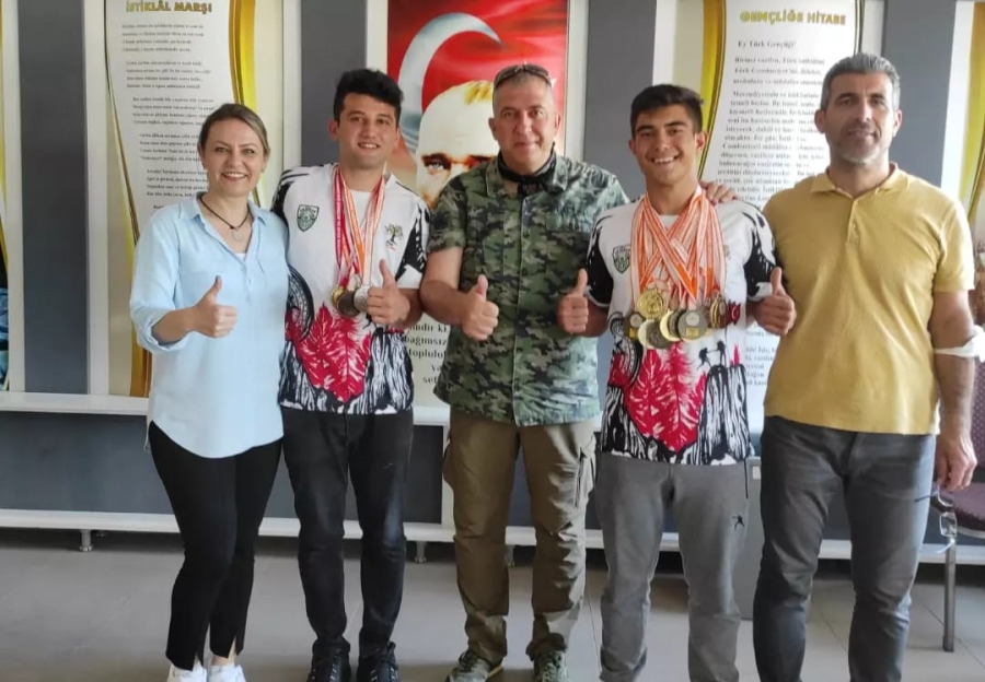 AKHİSAR CUMHURİYET MTAL KUPA TÖRENİ