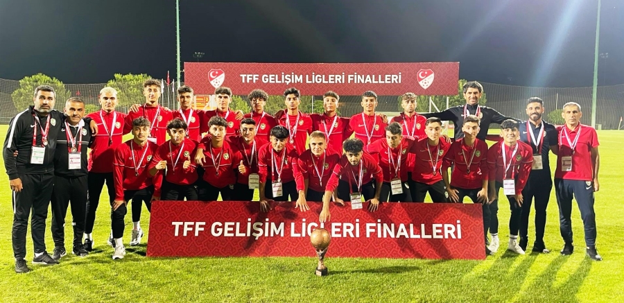 U17 Bölgesel Gelişim Ligi şampiyonu Uşakspor