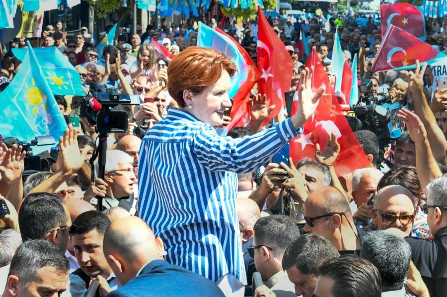  MERAL AKŞENER MANİSA’DA  