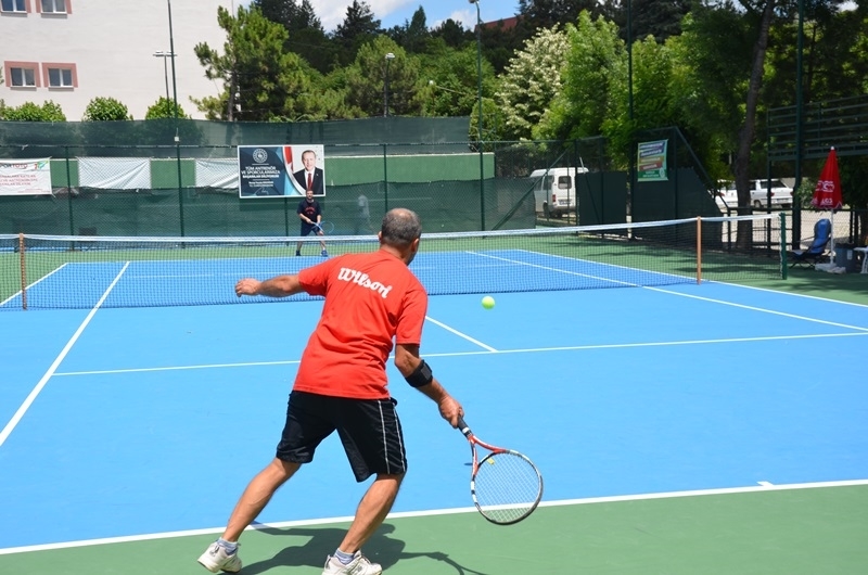 DEMİRCİ AKINCILAR TENİS CUP TURNUVASI  SONA ERDİ