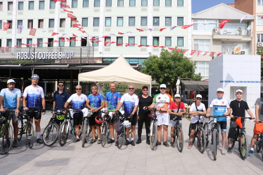 Manisalı Bisikletçiler Çevre İçin Pedal Çevirdi