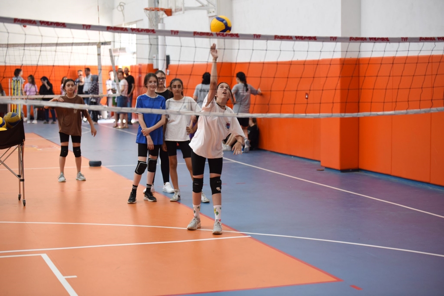 Manisa BBSK’nın Voleybol Altyapı Seçmelerine Yoğun 