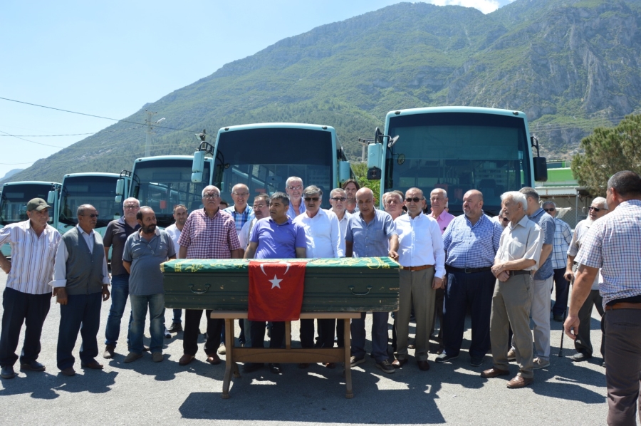 Manisa Özel halk otobüs işletmecilerinden  Akaryakıt Zammına Tepki