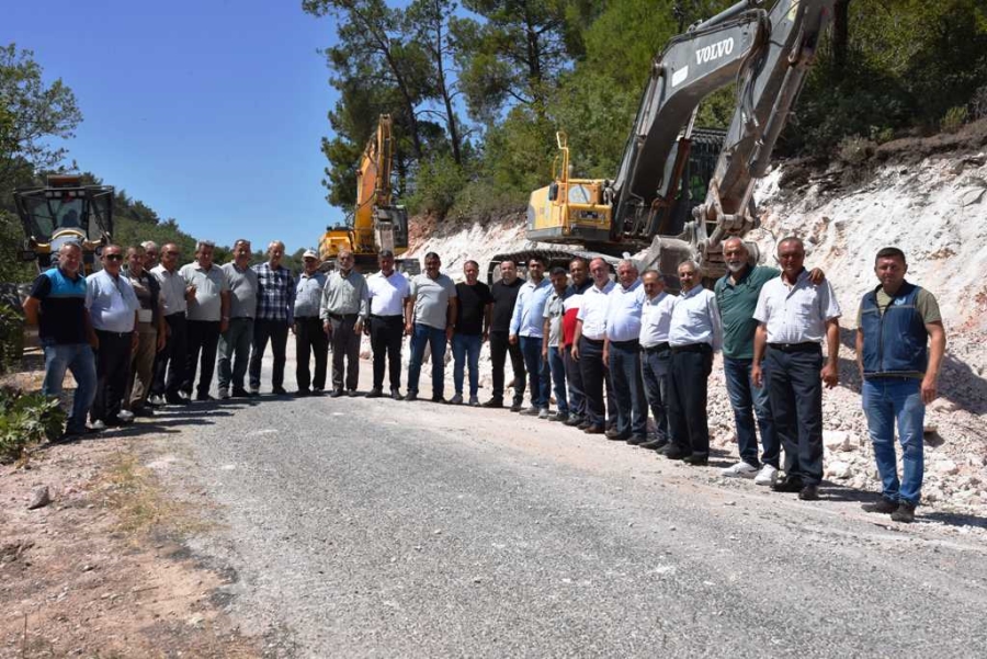 SARUHANLIDA 6 MAHALLE YOLU DÜZENLEMESİ DEVAM EDİYOR