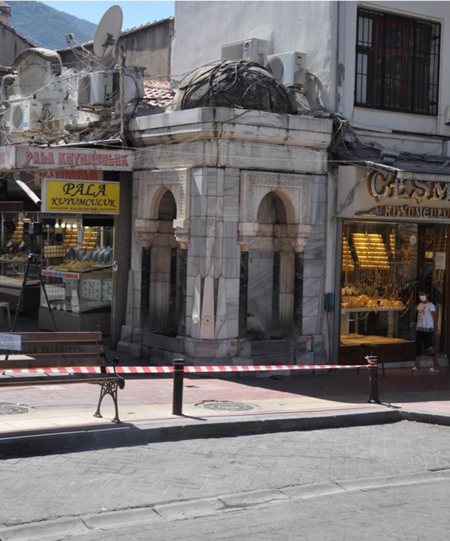 ŞEHZADELER BELEDİYESİ TARİHİ DÖRT ÇEŞMEYİ RESTORE ETTİ
