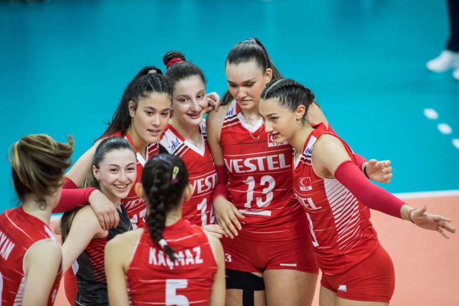 Türkiye  Voleybolda Avrupa ikincisi oldu