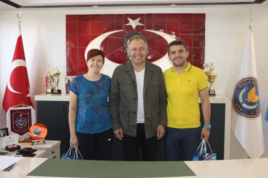 BAŞARILI ÖĞRETMENLER SELENDİ