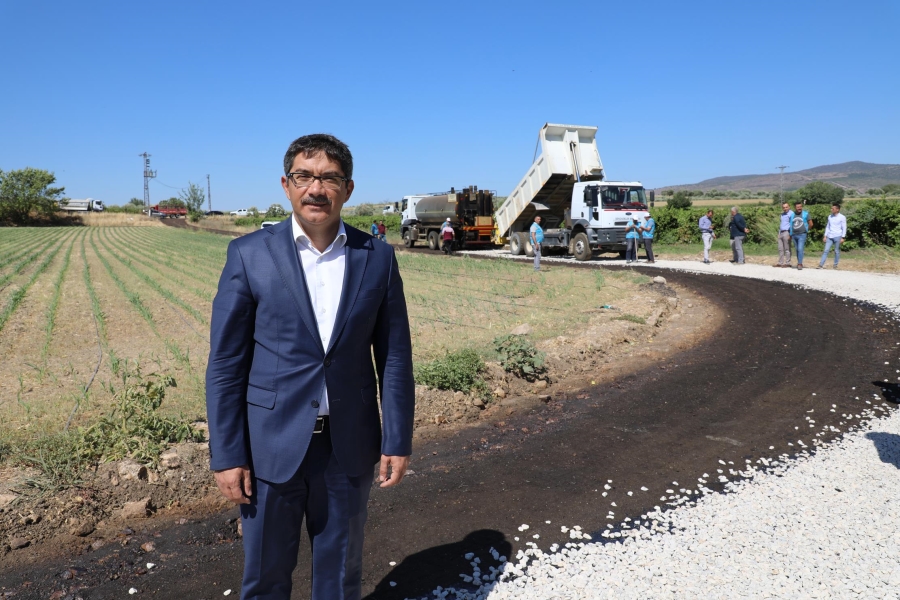 ŞEHZADELER BELEDİYESİ OVADA ASFALT SEZONUNU AÇTI