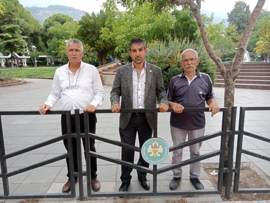  İYİ Partili Çelik: “Çarşı esnafına baskı, prime esnafına kıyak…”