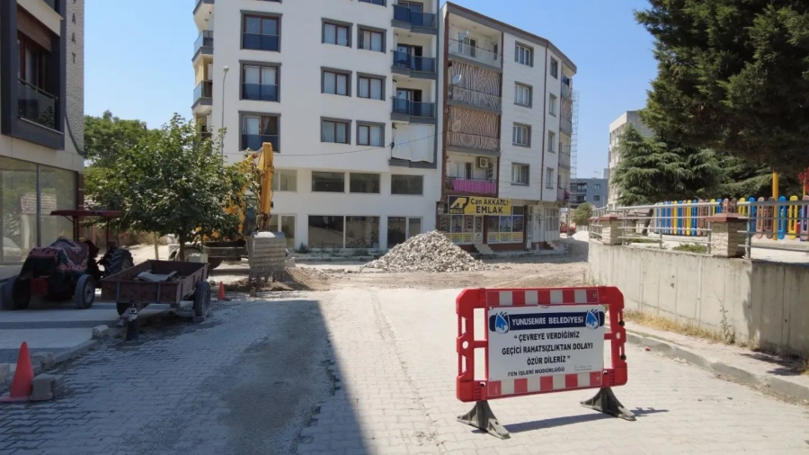 5 MAHALLEDE YOLLAR YUNUSEMRE İLE GÜZELLEŞTİ