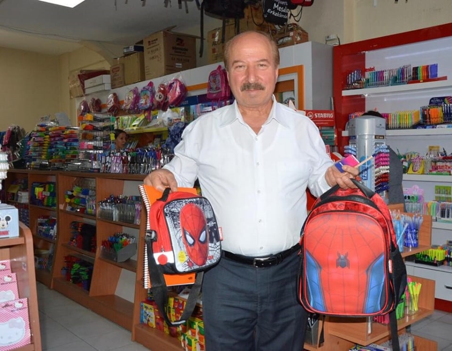 AKYÜZ’DEN KIRTASİYECİ ESNAFINA DESTEK ÇAĞRISI,OKUL İHTİYAÇLARIMIZI KIRTASİYE ESNAFINDAN ALALIM