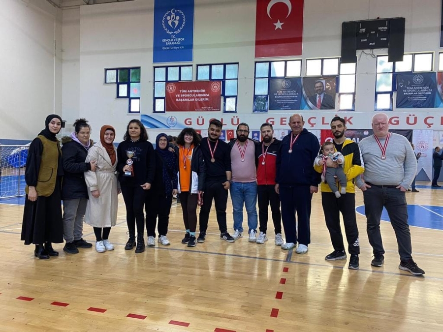 MANİSA GÖRME ENGELLİ ERKEK GOALBALLCİLER 1.LİGE YÜKSELDİ