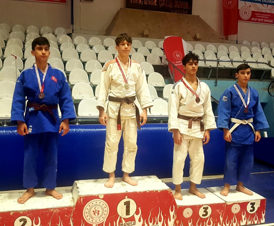 MANİSA’DA ÜMİTLER JUDO İL BİRİNCİLİĞİ YAPILDI