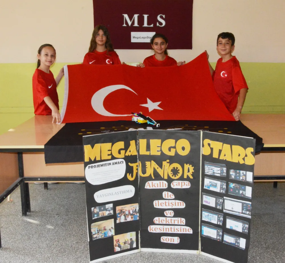 Koldere Şehit Mehmet Burhan Ortaokulu Dünya Robot Olimpiyatlarında Dünya 8. si oldu 