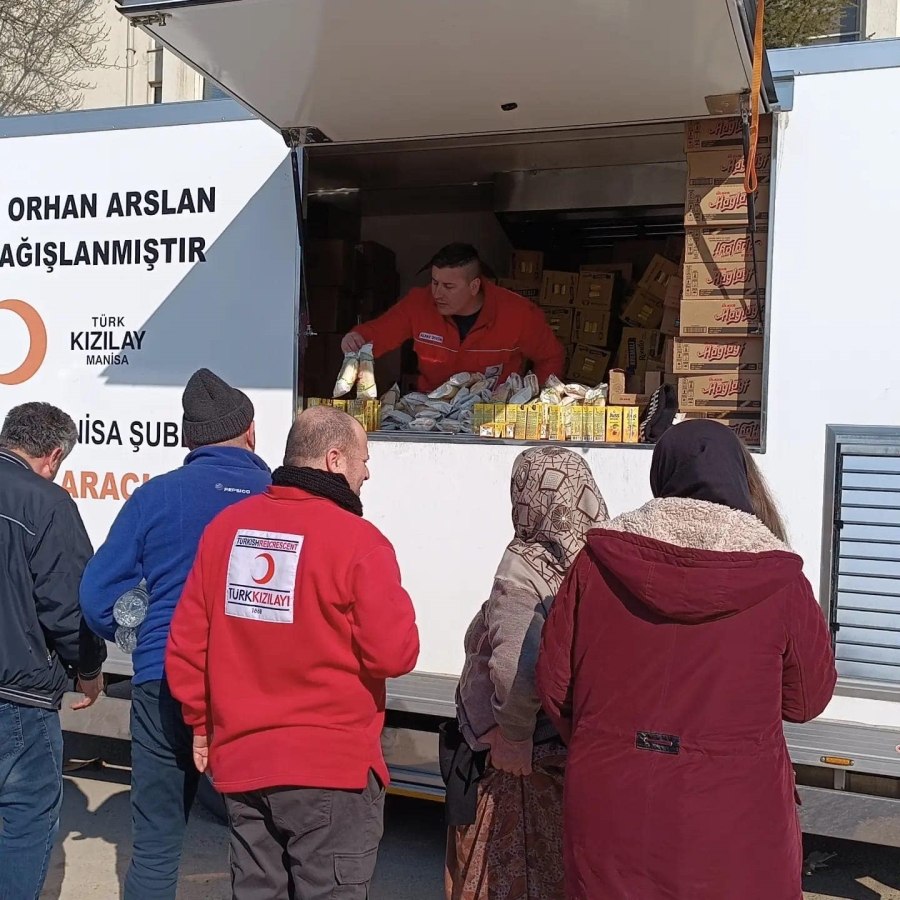 Türk Kızılay  Şehzadeler  Depremzedelere hizmete  aralıksız Devam Ediyor