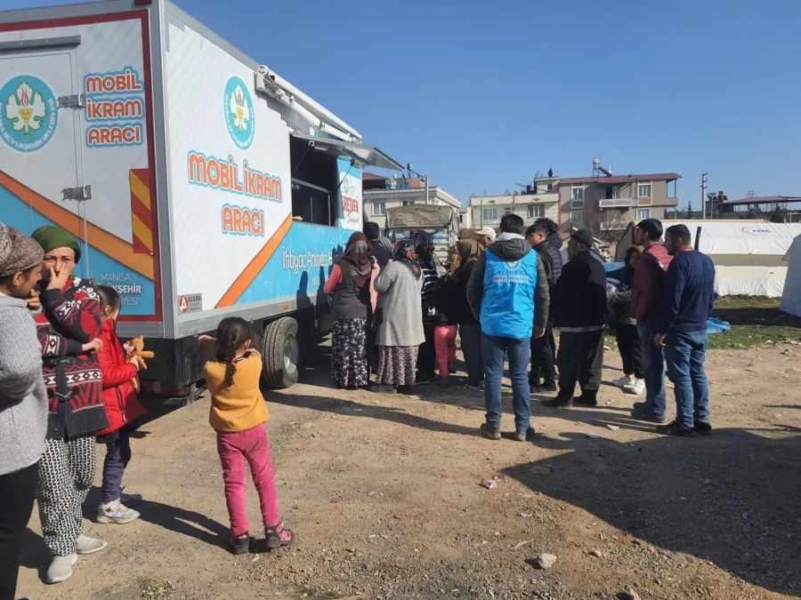   Manisa Büyükşehir den Deprem Bölgesinde 3 Öğün Yemek Desteği  