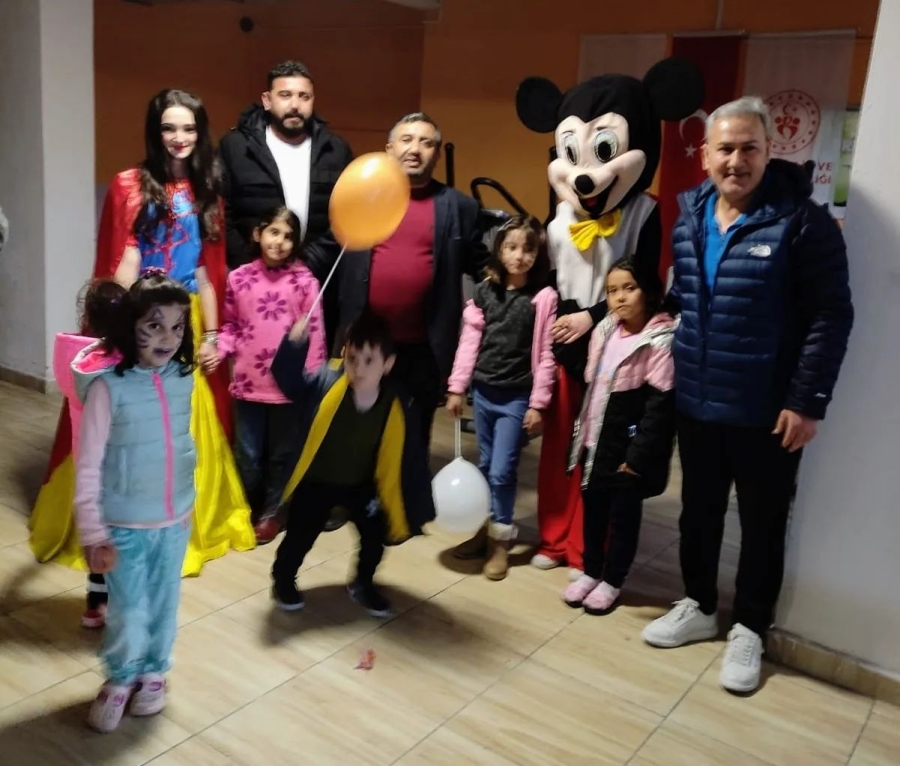 MANİSA ETKİNLİKSENDEN DEPREMZEDE ÇOCUKLARA MORAL GECESİ