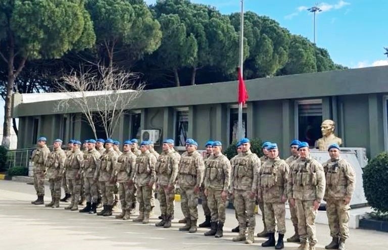 Manisa’dan deprem bölgesine jandarma desteği