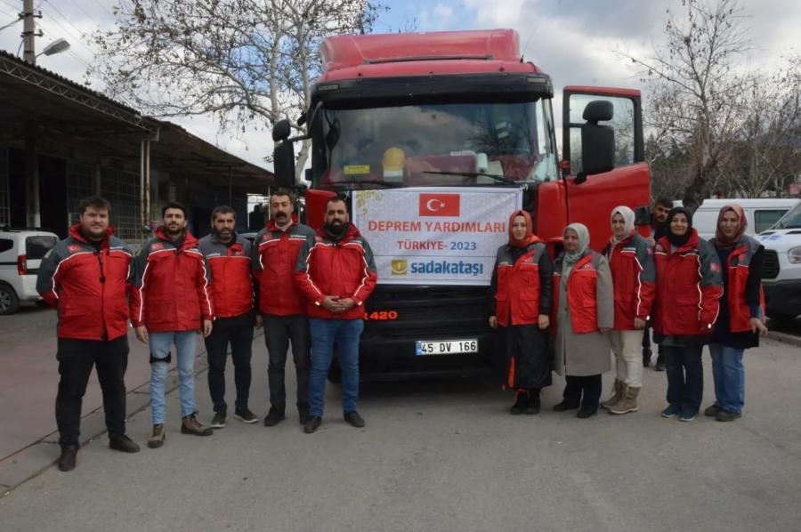 SADAKATAŞI MANİSA İL TEMSİLCİLİĞİNDEN DEPREM BÖLGESİNE YARDIM