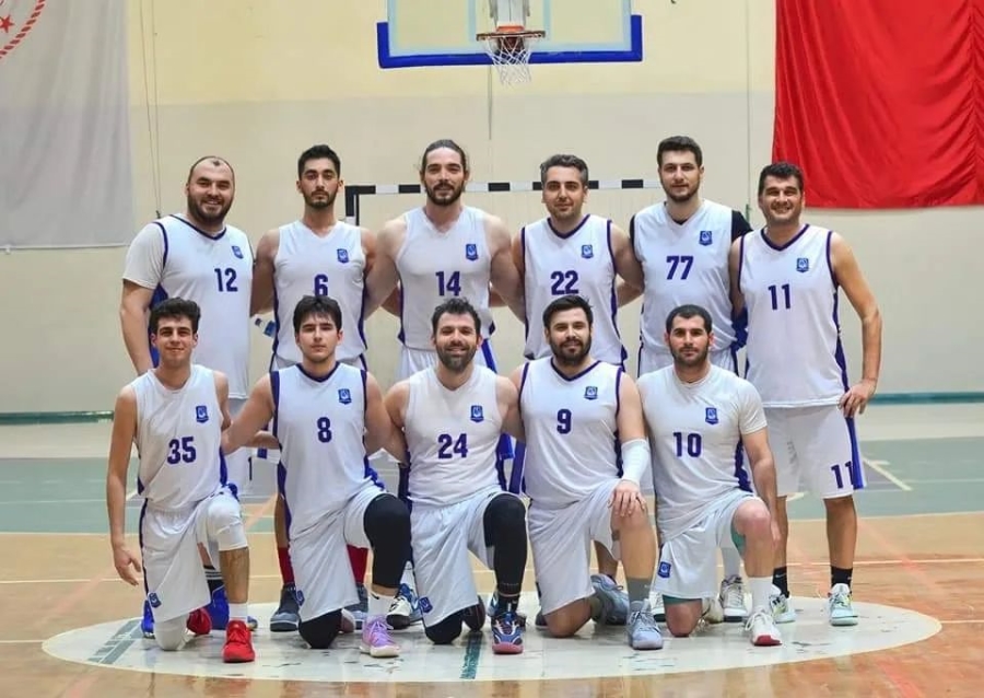 YUNUSEMRELİ. DEV ADAMLAR YARI FİNALDE: 67-57