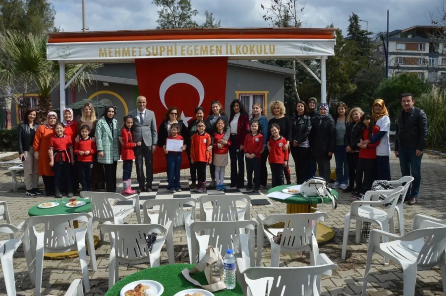 MEHMET SUPHİ EGEMEN İLKOKULUNDA VELİLERE İSTİKLAL MARŞI OKUMA YARIŞMASI DÜZENLENDİ