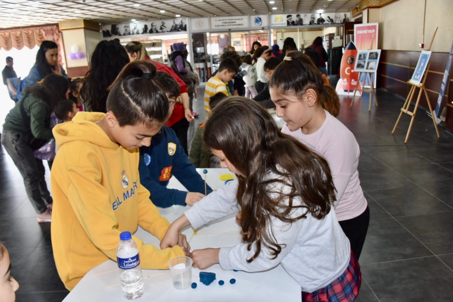 GELECEĞİN BÜYÜKLERİ YUNUSEMRE  BİLİM ŞENLİĞİNDE BULUŞTU
