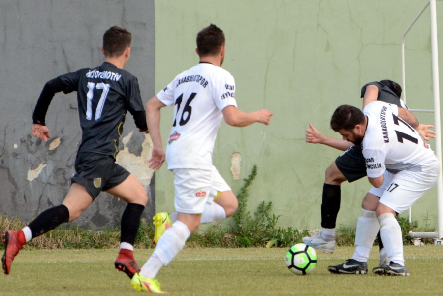 Karabulutspor ile Kara Elmasspor puanları paylaştı 2-2