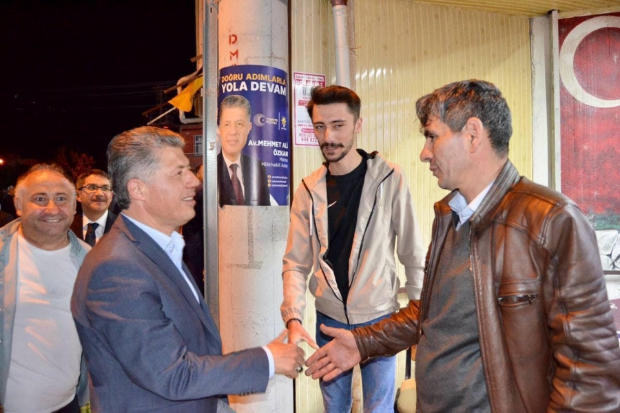 AK Partili Mehmet Ali Özkan’a vatandaşlardan yoğun ilgi