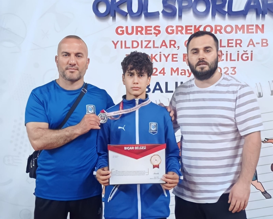 YUNUSEMRELİ GÜREŞÇİ KADİR KADİROĞLU TÜRKİYE 2.Sİ