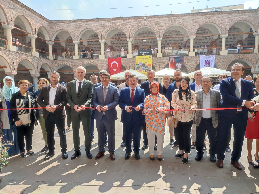 ŞEHZADELER HEM YIL SONU SERGİSİ AÇILDI