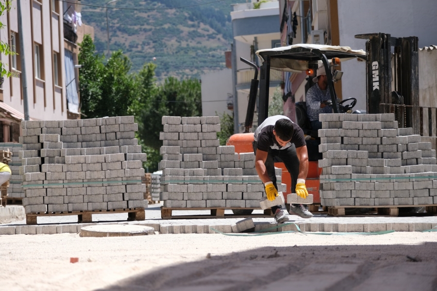 YUNUSEMRE’DEN BARBAROS’TA YOL ÇALIŞMASI