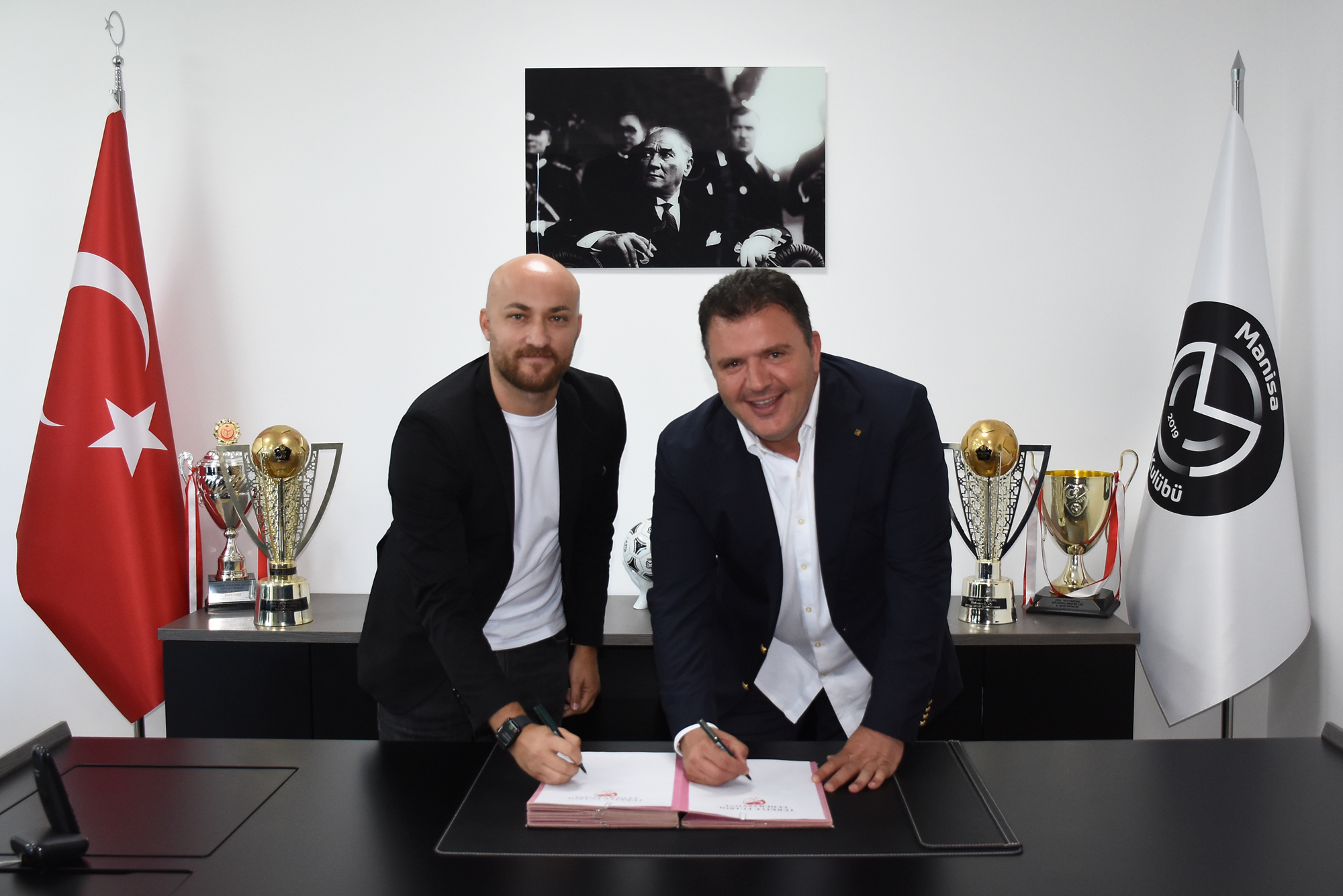 Manisa FK ATakım İdari Direktörü Nderim Nexhipi oldu