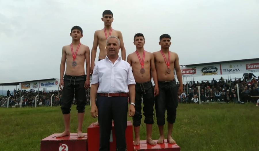 YAĞLI GÜREŞTE YUNUSEMRE FIRTINASI ESTİ