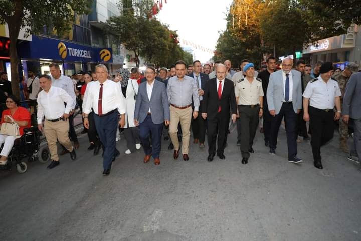 Manisa’da 15 Temmuz demokrasi yürüyüşü gerçekleşti