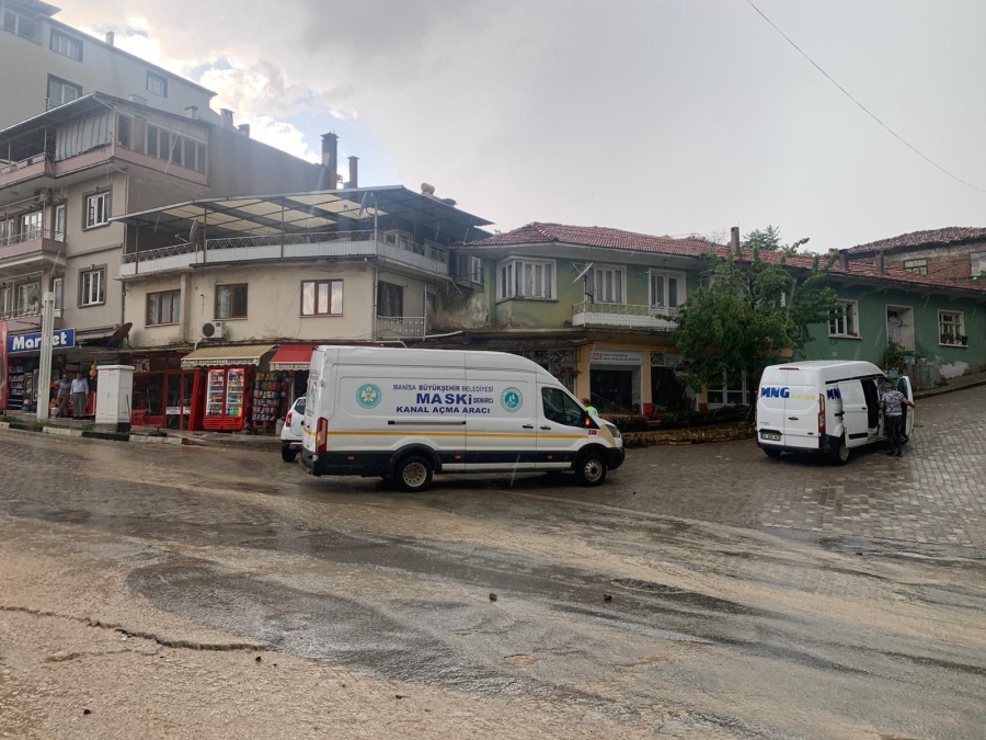 MANİSA DOĞU İLÇELERİNDE AŞIRI YAĞIŞ