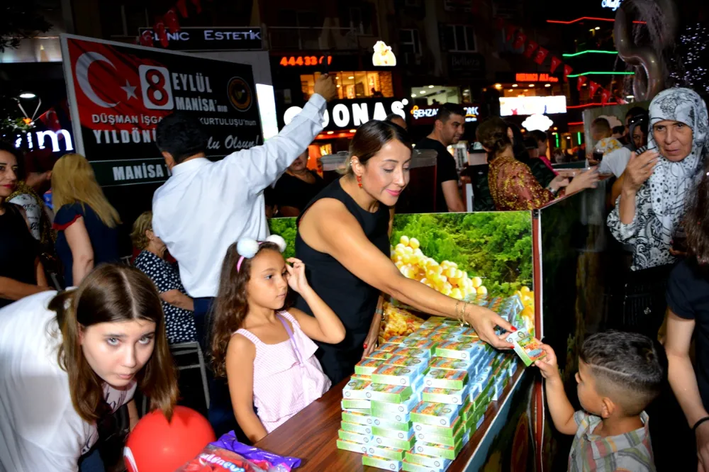 Manisa Ticaret Borsası,  yaş üzüm ve  şıra dağıttı.