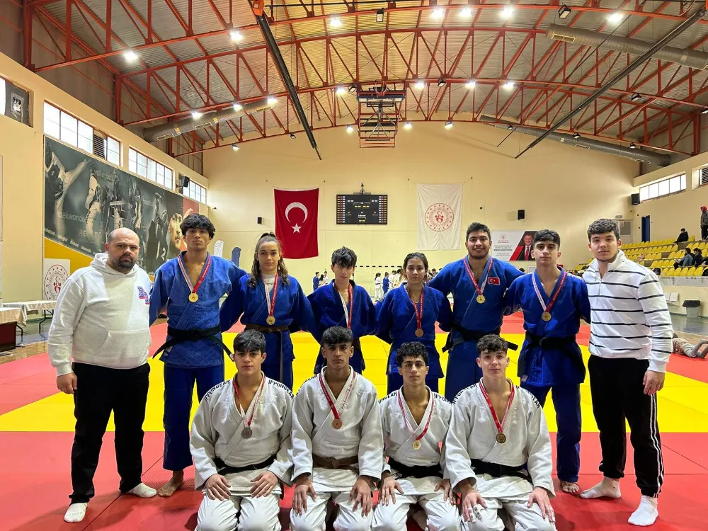 Manisa Büyükşehirli Judoculardan 11 Madalya  