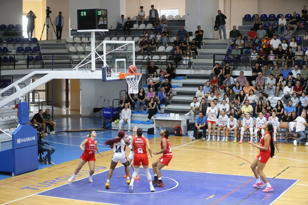 Turgutlu Belediyespor Kadın Basketbol Takımı Kendi Sahasında Sahne Alıyor