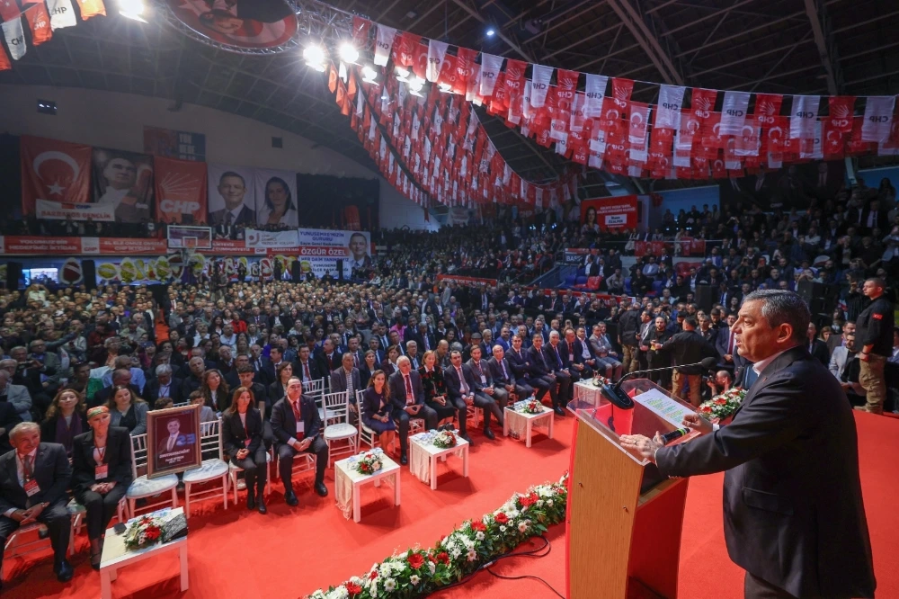 İlksen Özalper yeniden CHP Manisa İl Başkanı seçildi