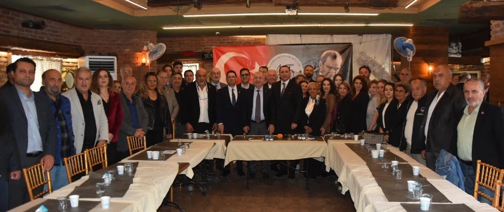 Ümit Özdağ Manisa Dostlar Meclisi’nde Gündemi Değerlendirdi