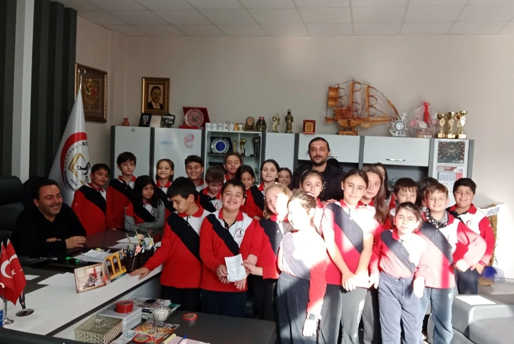 Küçük Yüreklerden Gazze’ye Büyük Umut