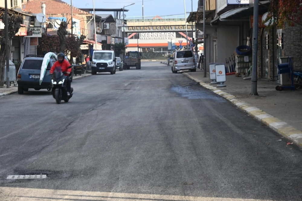 Salihli’de Garaj Caddesi’nde Asfalt Tamamlandı