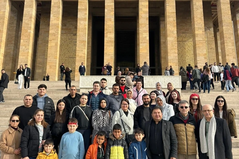 Manisa Balıkesirliler Kültür ve Yardımlaşma Derneği’nden Anıtkabir’e  Ziyaret