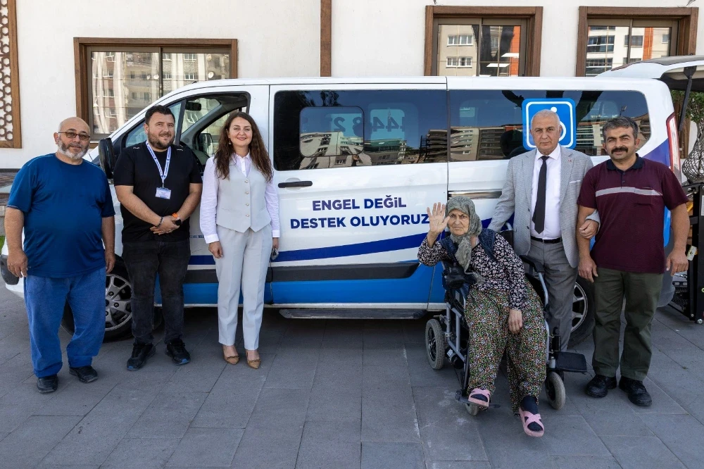 YUNUSEMRE BELEDİYESİ ENGELLİ VATANDAŞLARININ YANINDA